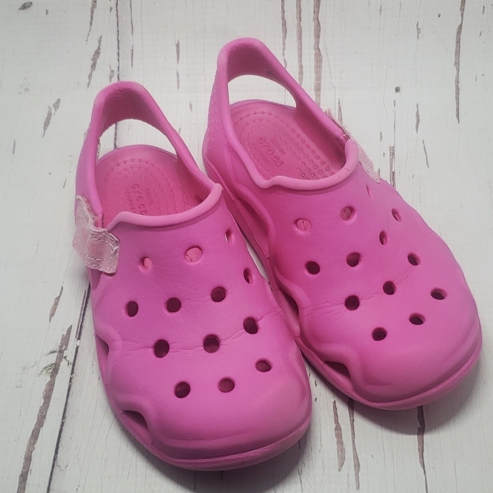 Crocs 11 pink youth sandals flats loafers